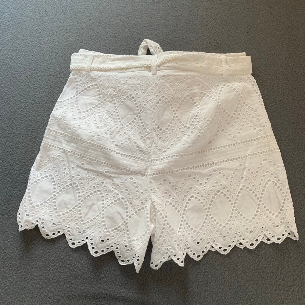 NWT Express High Waisted Eyelet Lace Shorts Tie Belt White Beachy Boho Size 8 - Picture 3 of 9